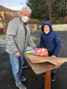 Weihnachtsbescherung Tafel