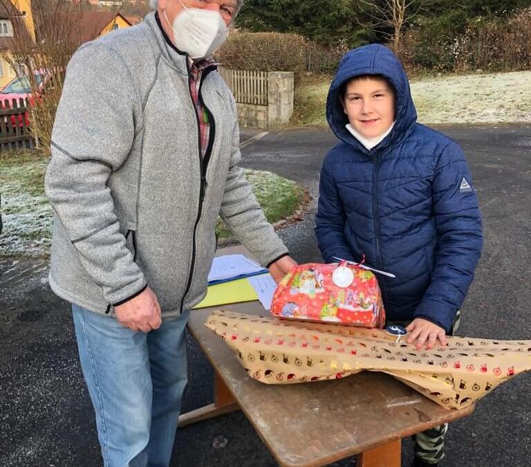 Weihnachtsbescherung Tafel